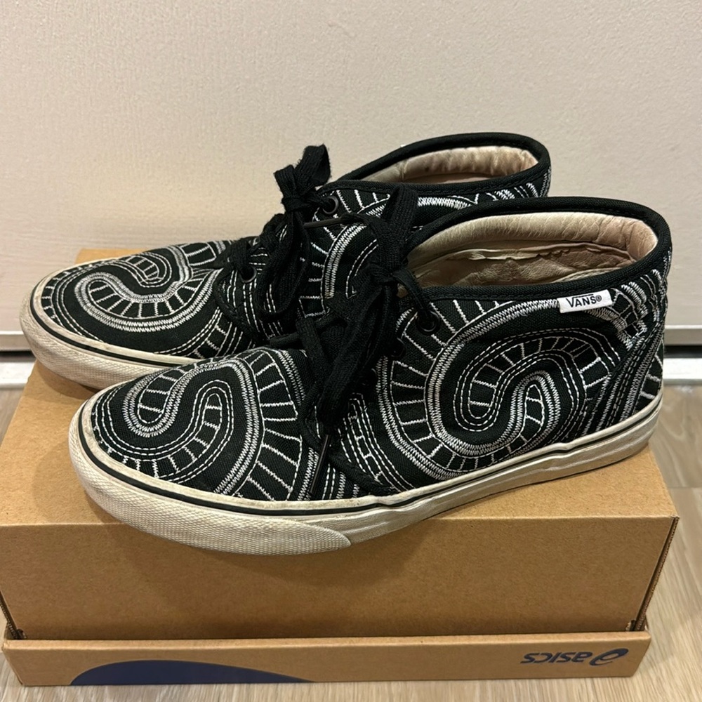 Vans x Supreme “Spiral” Chukka vans vault